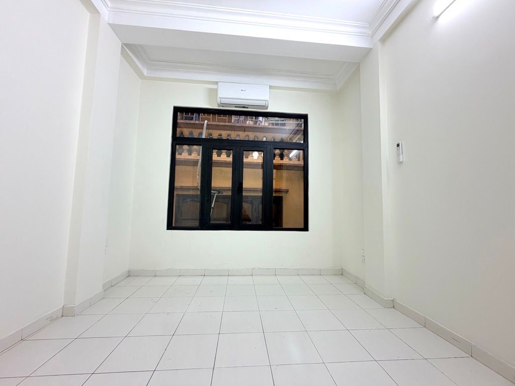 Bán nhà Khuất Duy Tiến - diện tích 19m2 6 tầng - Cách ô tô 5m - giá 7,95 tỷ