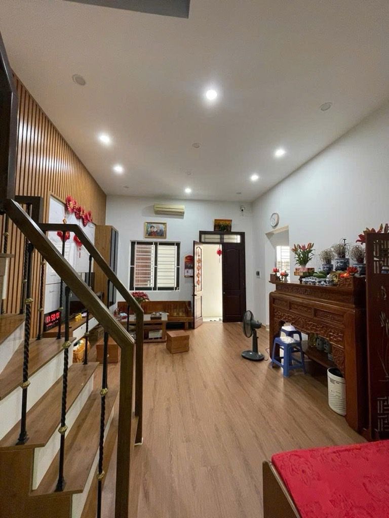 Bán nhà Khâm Thiên - diện tích 80m2 2 tầng - Nhà đẹp hiếm có - giá 4,6 tỷ