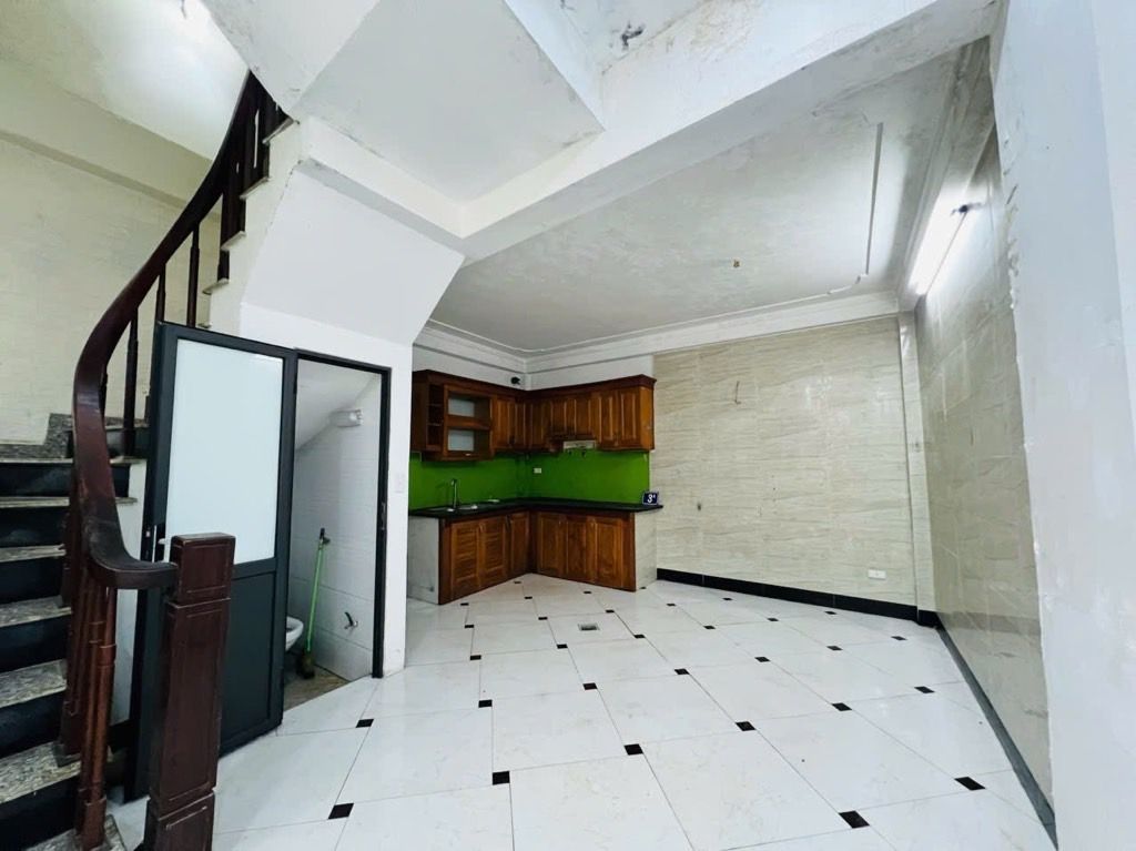 Bán nhà Bằng Liệt - diện tích 55m2 5 tầng - Ô TÔ TRÁNH - giá 8,9 tỷ