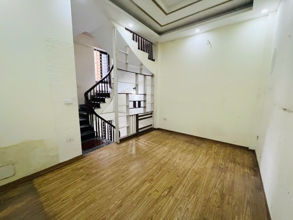 Bán nhà Bằng Liệt - diện tích 55m2 5 tầng - Ô TÔ TRÁNH - giá 8,9 tỷ