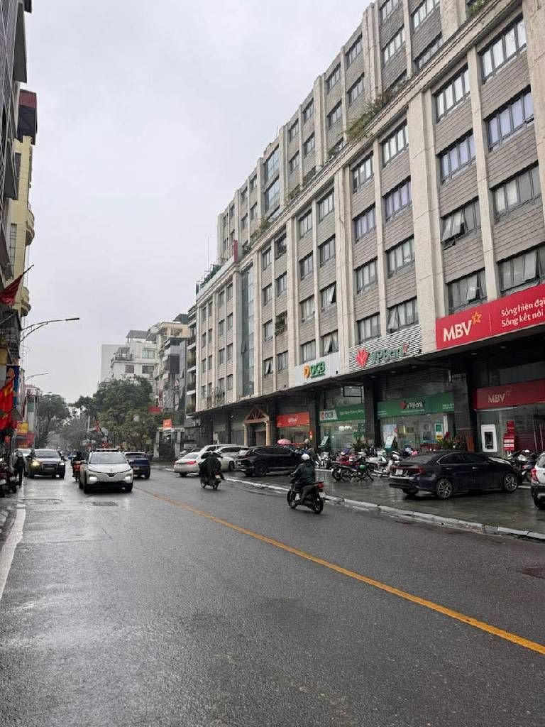 Bán nhà Phương Mai - diện tích 47m2 5 tầng - Lô góc, mặt tiền 5.5m - giá 16,6 tỷ