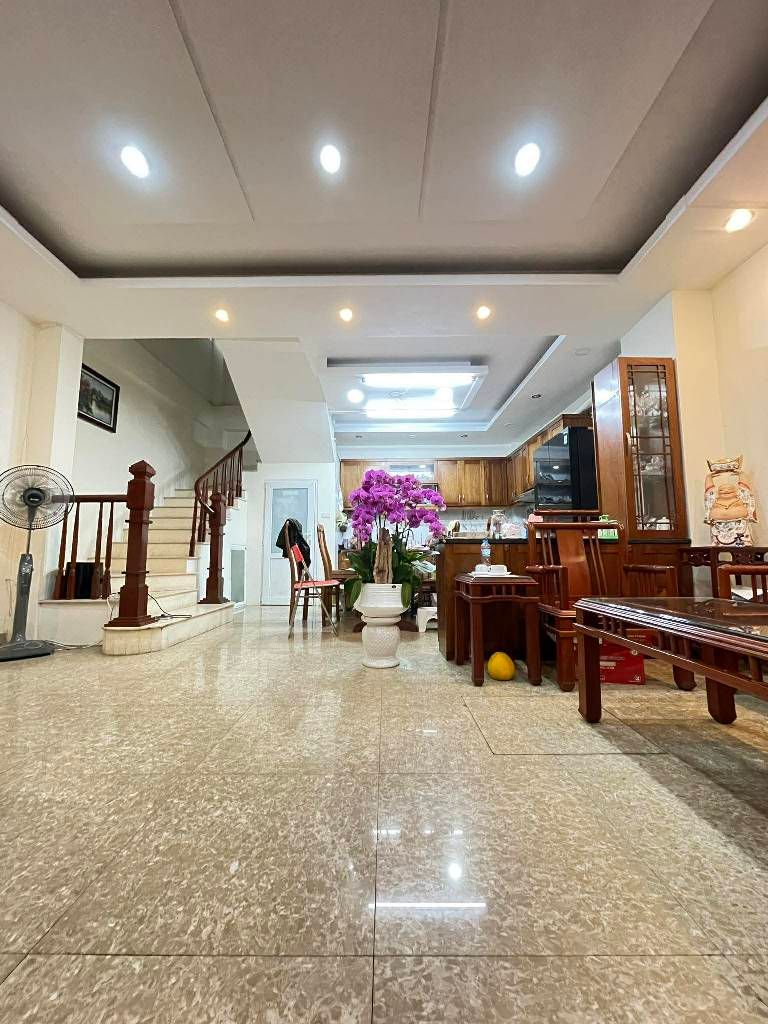 Bán nhà Phương Mai - diện tích 47m2 5 tầng - Lô góc, mặt tiền 5.5m - giá 16,6 tỷ