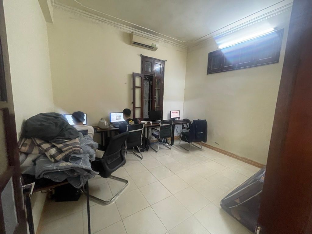 Bán nhà Vũ Hữu - diện tích 63,4m2 1 tầng - Mặt ngõ KD ô tô tránh - giá 7,9 tỷ