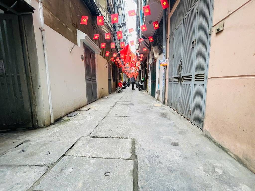 Bán nhà Vĩnh Tuy - diện tích 46.9m2 3 tầng - ô tô nhỏ lùi cửa - giá 10,8 tỷ