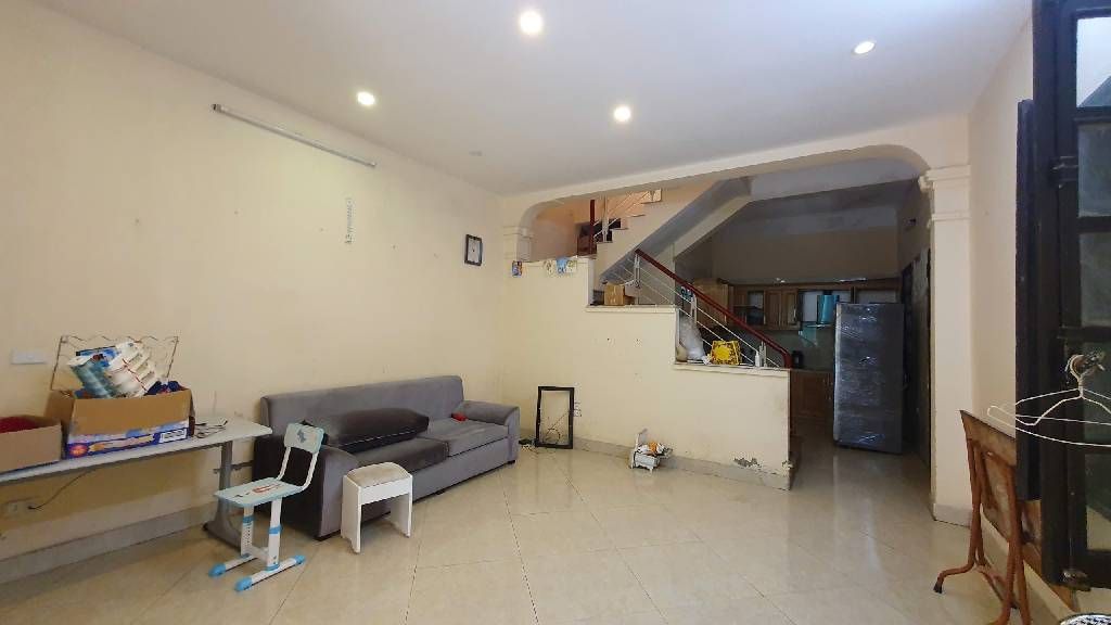 Bán nhà Vĩnh Tuy - diện tích 46.9m2 3 tầng - ô tô nhỏ lùi cửa - giá 10,8 tỷ