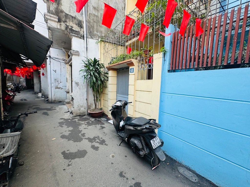 Bán nhà ngõ Trung Tả - diện tích 73.7m2 3 tầng - Nhà dân xây chắc chắn - giá 15,8 tỷ