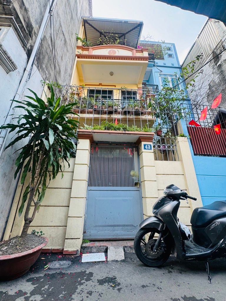 Bán nhà ngõ Trung Tả - diện tích 73.7m2 3 tầng - Nhà dân xây chắc chắn - giá 15,8 tỷ
