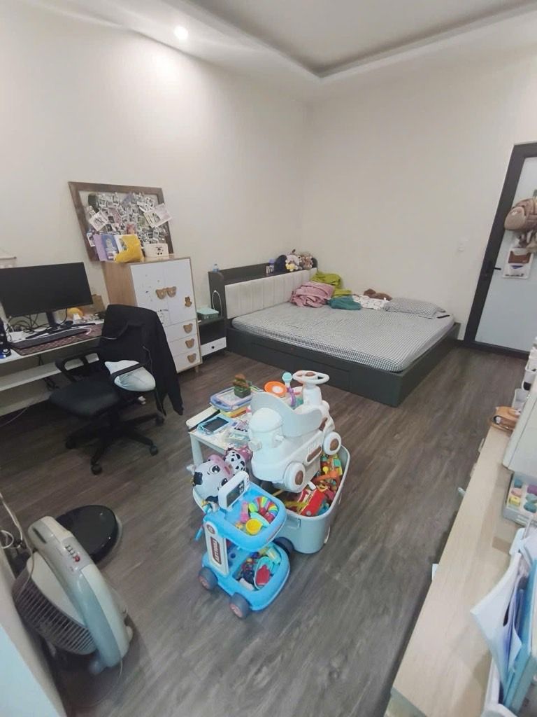 Bán nhà ngõ Trung Tả - diện tích 73.7m2 3 tầng - Nhà dân xây chắc chắn - giá 15,8 tỷ