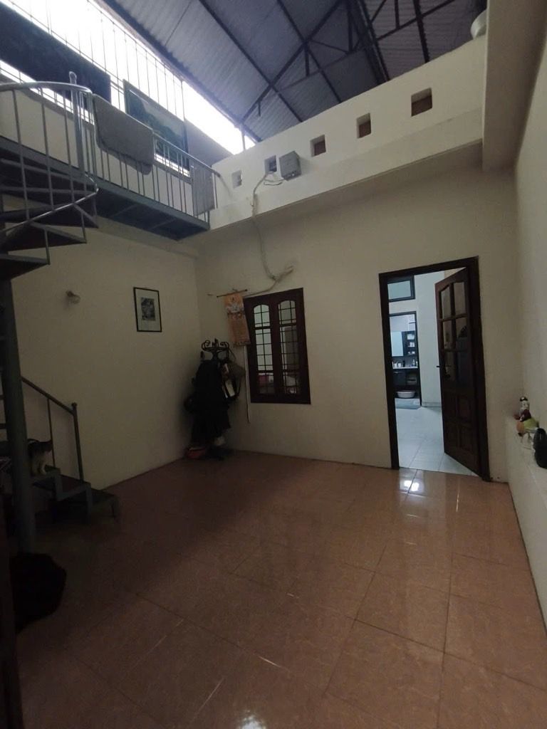 Bán nhà ngõ Trung Tả - diện tích 73.7m2 3 tầng - Nhà dân xây chắc chắn - giá 15,8 tỷ