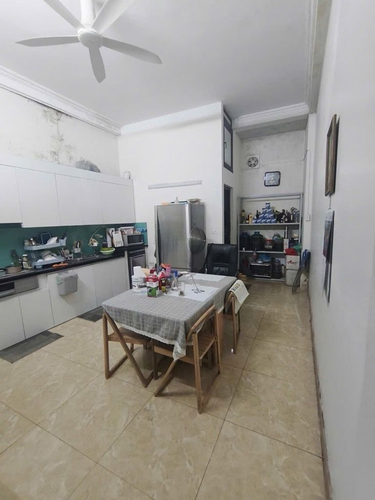 Bán nhà ngõ Trung Tả - diện tích 73.7m2 3 tầng - Nhà dân xây chắc chắn - giá 15,8 tỷ