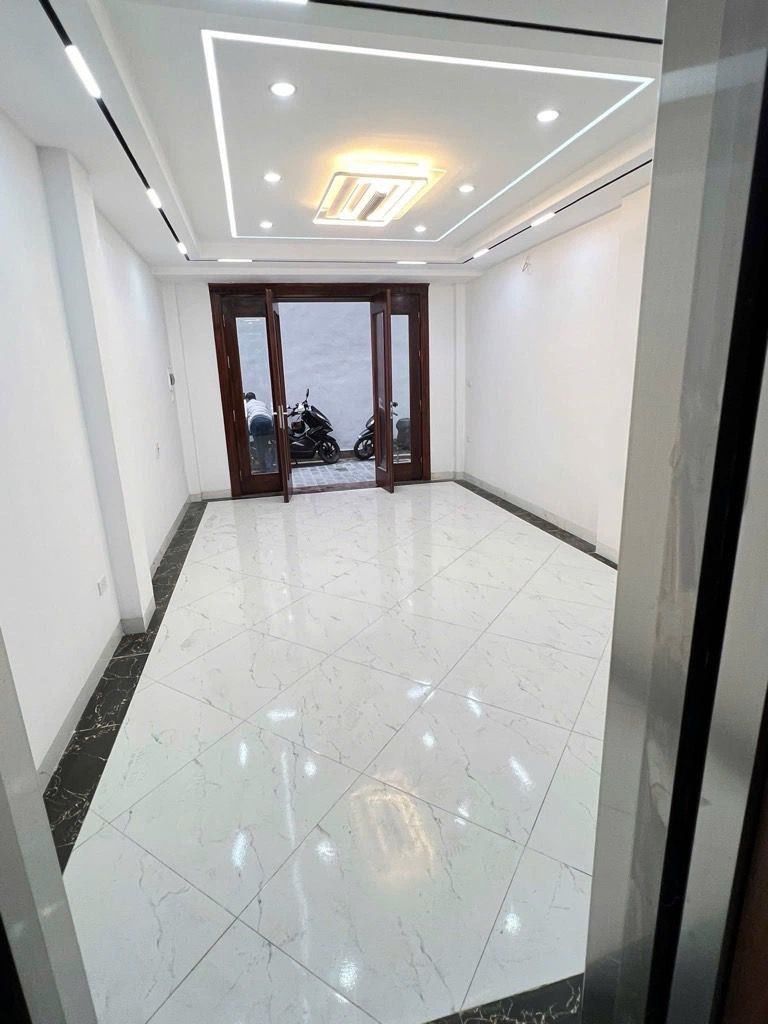 Bán nhà Văn Chương - diện tích 58,5m2 6 tầng - Ô tô đỗ cửa - giá 15,8 tỷ