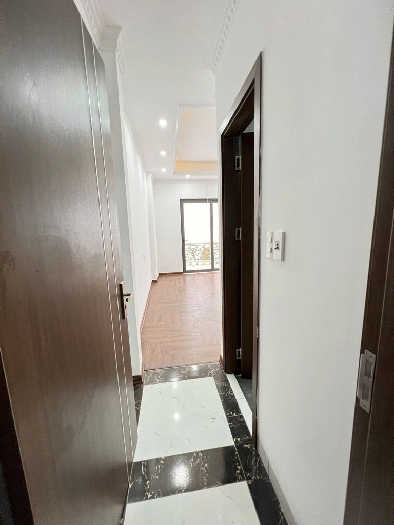 Bán nhà Văn Chương - diện tích 58,5m2 6 tầng - Ô tô đỗ cửa - giá 15,8 tỷ