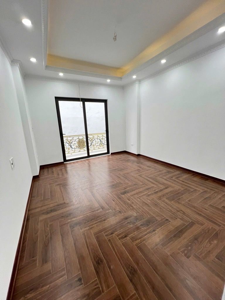 Bán nhà Văn Chương - diện tích 58,5m2 6 tầng - Ô tô đỗ cửa - giá 15,8 tỷ