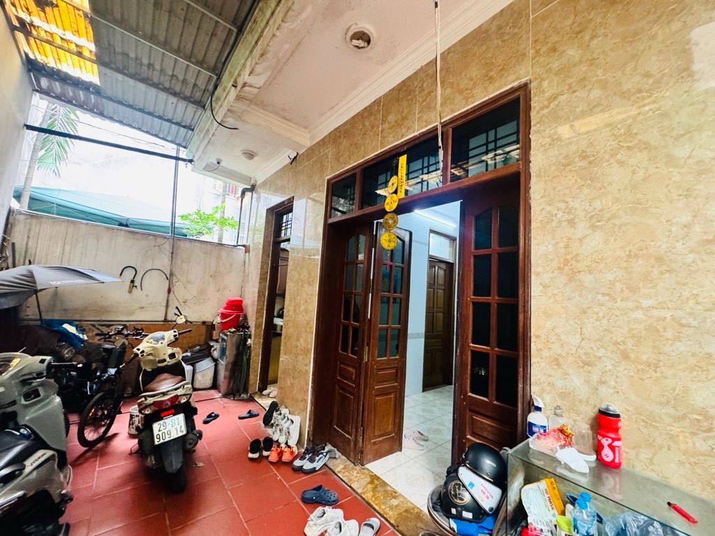 Bán nhà Thanh Nhàn - diện tích 42.2m2 3 tầng - Gần phố, tiện ích bạt ngàn - giá 11 tỷ