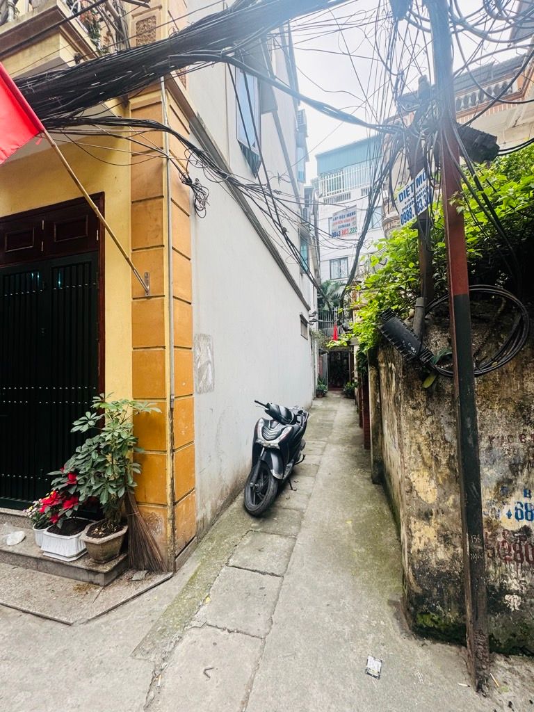 Bán nhà Thanh Nhàn - diện tích 42.2m2 3 tầng - Gần phố, tiện ích bạt ngàn - giá 11 tỷ