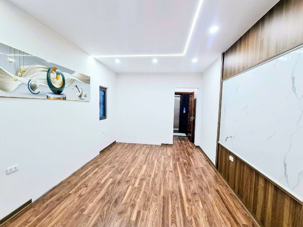 Bán nhà Hoàng Mai - diện tích 38m2 6 tầng - Lô góc, thang máy - giá 14,5 tỷ