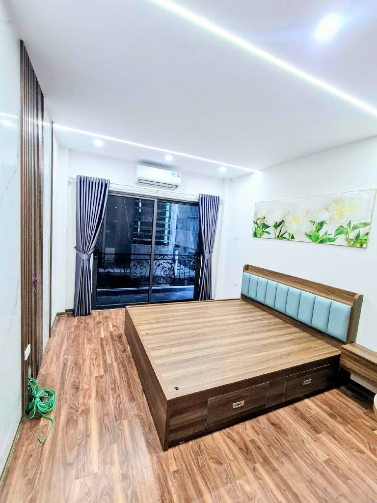 Bán nhà Hoàng Mai - diện tích 38m2 6 tầng - Lô góc, thang máy - giá 14,5 tỷ