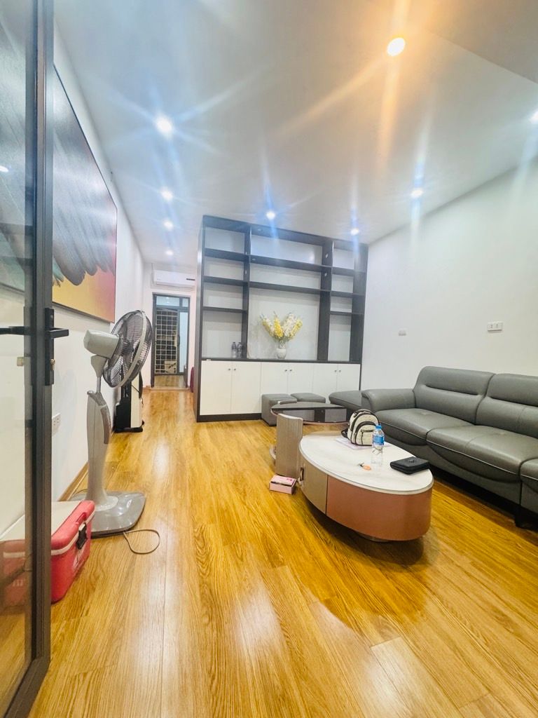 Bán nhà E4 Tập Thể Phương Mai - diện tích 60m2 1 tầng - Nhà đẹp ở ngay - giá 4 tỷ