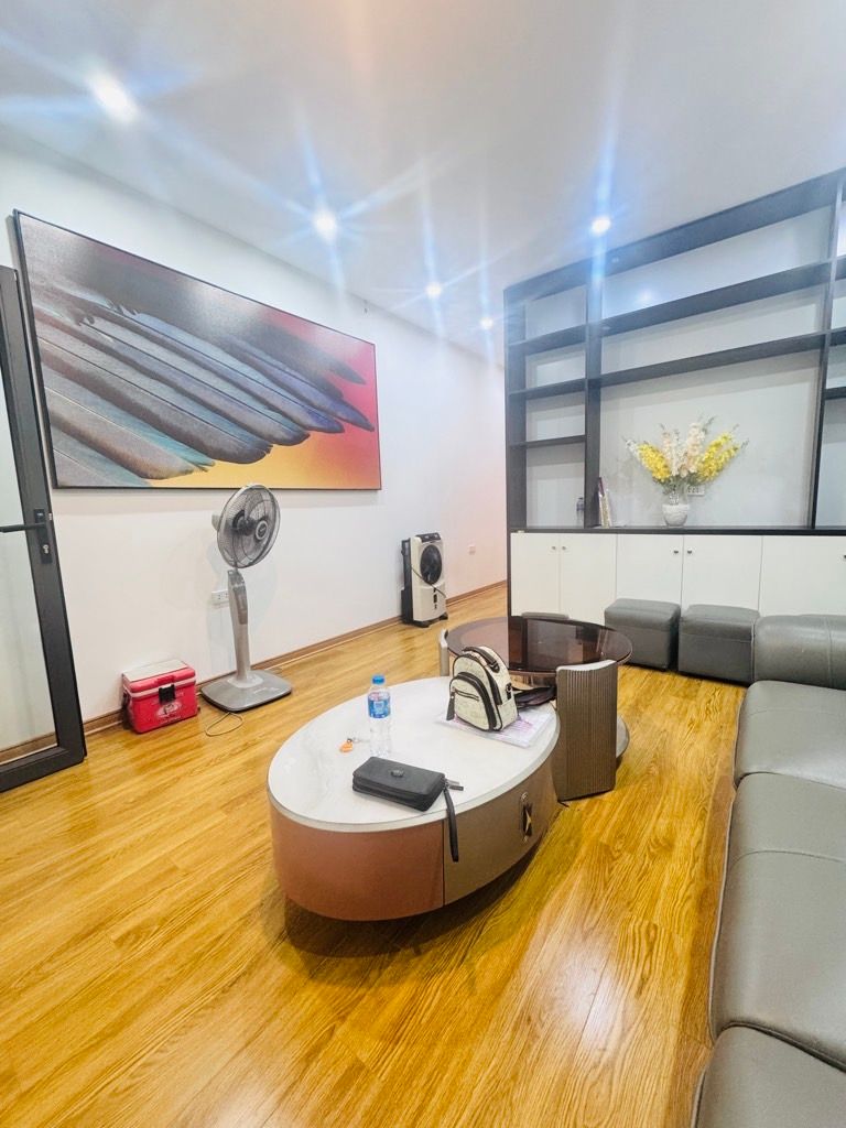 Bán nhà E4 Tập Thể Phương Mai - diện tích 60m2 1 tầng - Nhà đẹp ở ngay - giá 4 tỷ