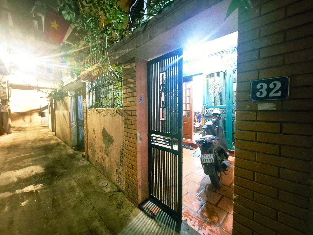 Bán nhà Đặng Tiến Đông - diện tích 59m2 3 tầng - Mặt tiền đẹp, vài bước ra hồ - giá 19,2 tỷ