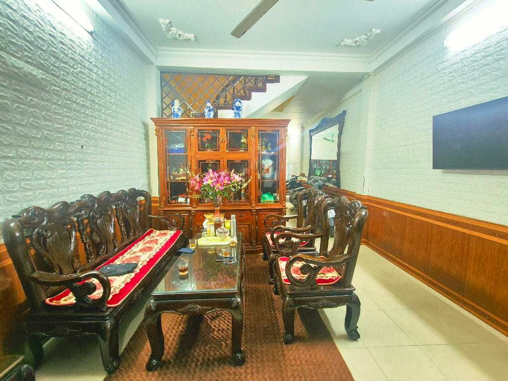 Bán nhà Đặng Tiến Đông - diện tích 59m2 3 tầng - Mặt tiền đẹp, vài bước ra hồ - giá 19,2 tỷ