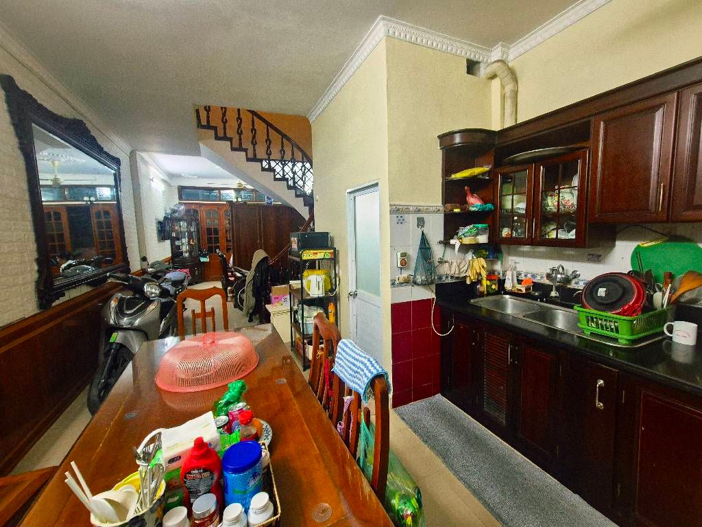 Bán nhà Đặng Tiến Đông - diện tích 59m2 3 tầng - Mặt tiền đẹp, vài bước ra hồ - giá 19,2 tỷ