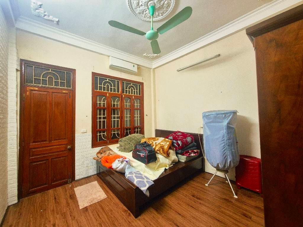 Bán nhà Đặng Tiến Đông - diện tích 59m2 3 tầng - Mặt tiền đẹp, vài bước ra hồ - giá 19,2 tỷ