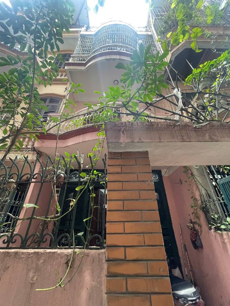 Bán nhà Đặng Tiến Đông - diện tích 59m2 3 tầng - Mặt tiền đẹp, vài bước ra hồ - giá 19,2 tỷ