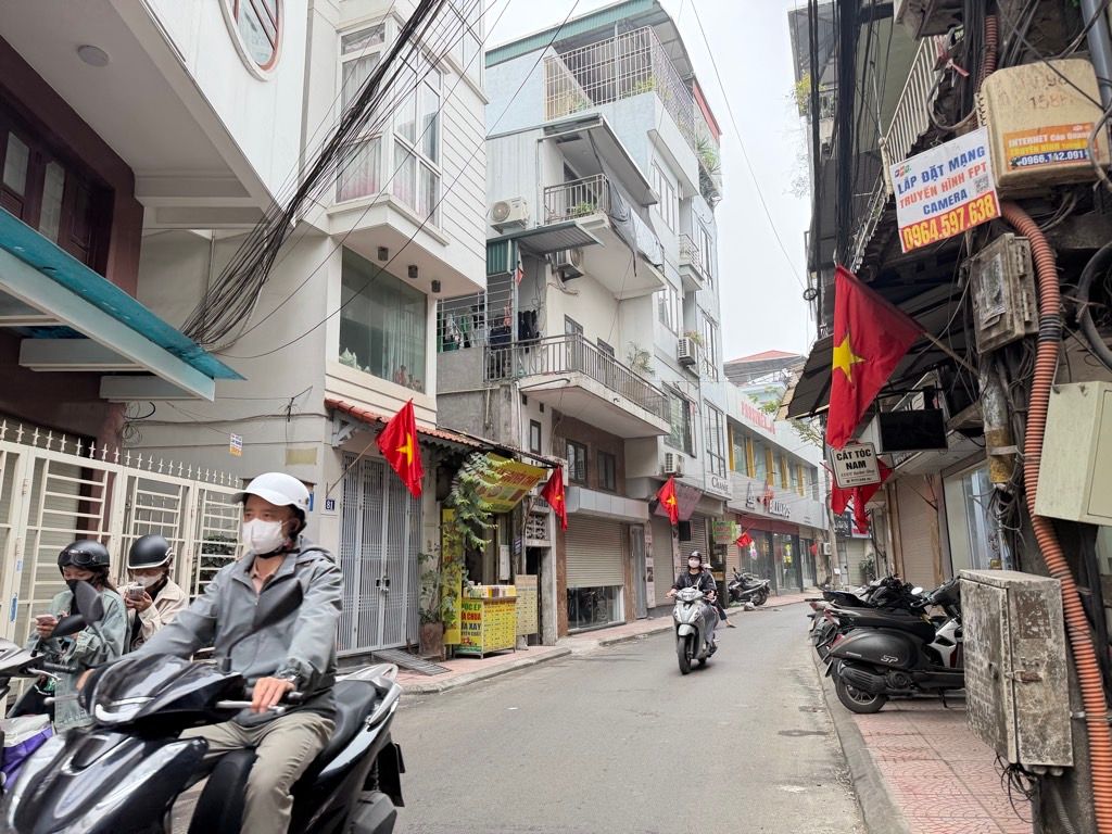 Bán nhà Trần Quý Cáp - diện tích 25m2 1 tầng - ô tô tránh - giá 7,5 tỷ