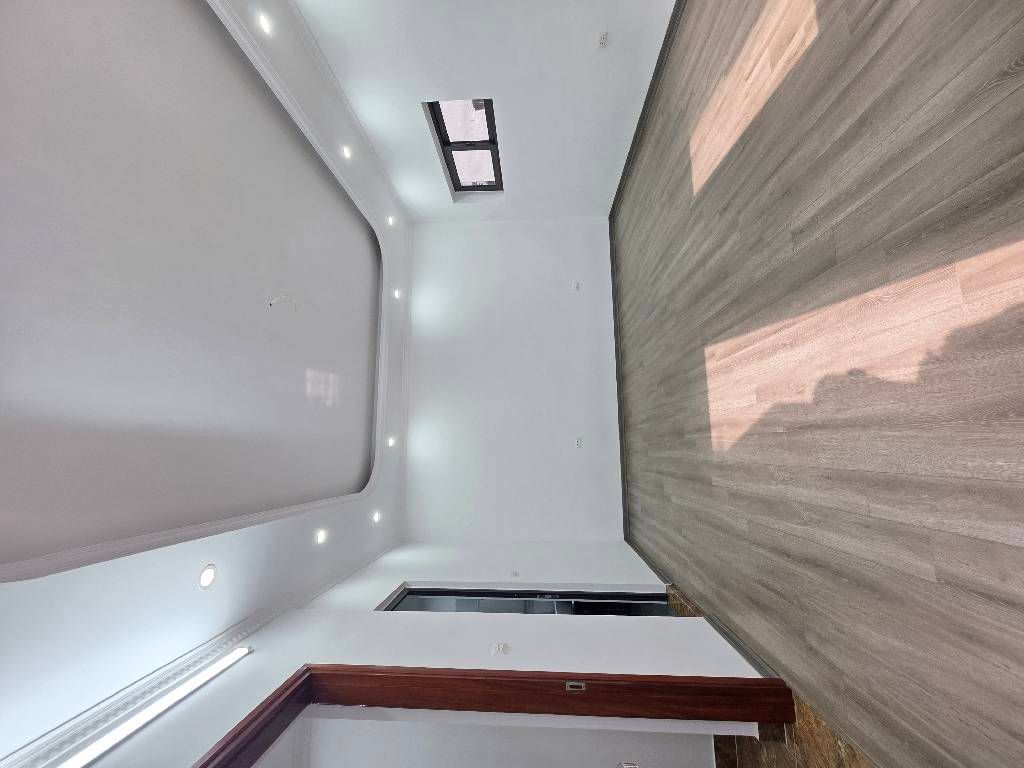 Bán nhà Ngõ Quỳnh - diện tích 39,3m2 5 tầng - Lô góc 2 mặt thoáng - giá 7,8 tỷ