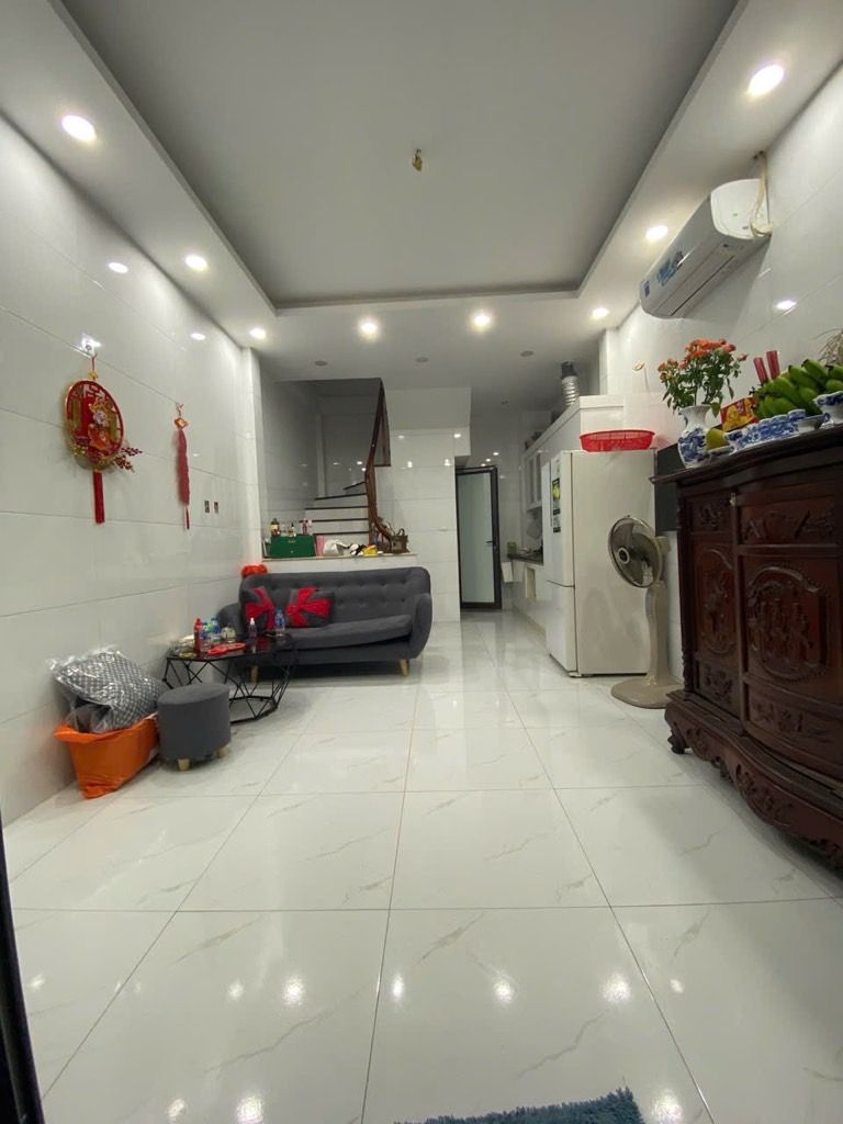 Bán nhà Vĩnh Hưng - diện tích 30m2 3 tầng - Cạnh ô tô tránh - giá 3,55 tỷ
