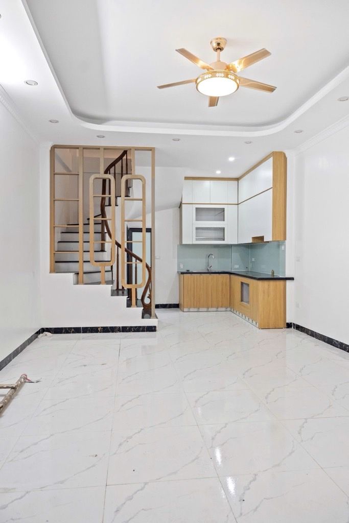 Bán nhà Bạch Đằng - diện tích 37m2 5 tầng - Nhà mới ở luôn - giá 6,5 tỷ