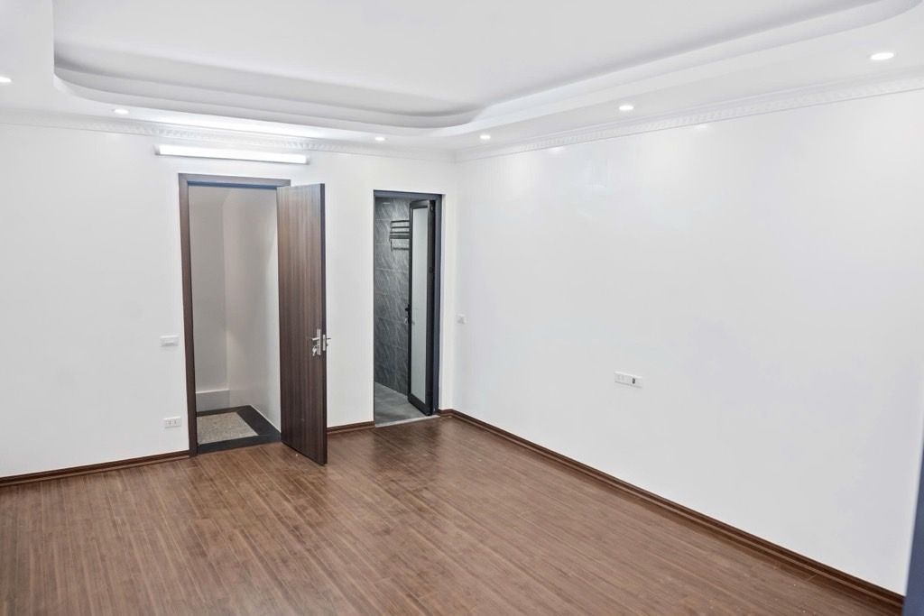 Bán nhà Bạch Đằng - diện tích 37m2 5 tầng - Nhà mới ở luôn - giá 6,5 tỷ