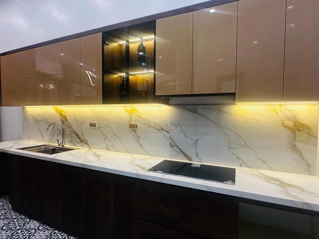 Bán nhà Hoàng Mai - diện tích 63.1m2 5 tầng - Ô TÔ ĐỖ CỬA THANG MÁY ĐẸP - giá 14,8 tỷ