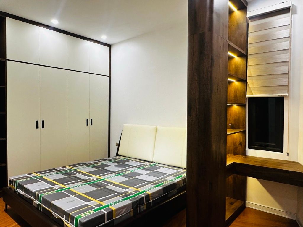 Bán nhà Hoàng Mai - diện tích 63.1m2 5 tầng - Ô TÔ ĐỖ CỬA THANG MÁY ĐẸP - giá 14,8 tỷ