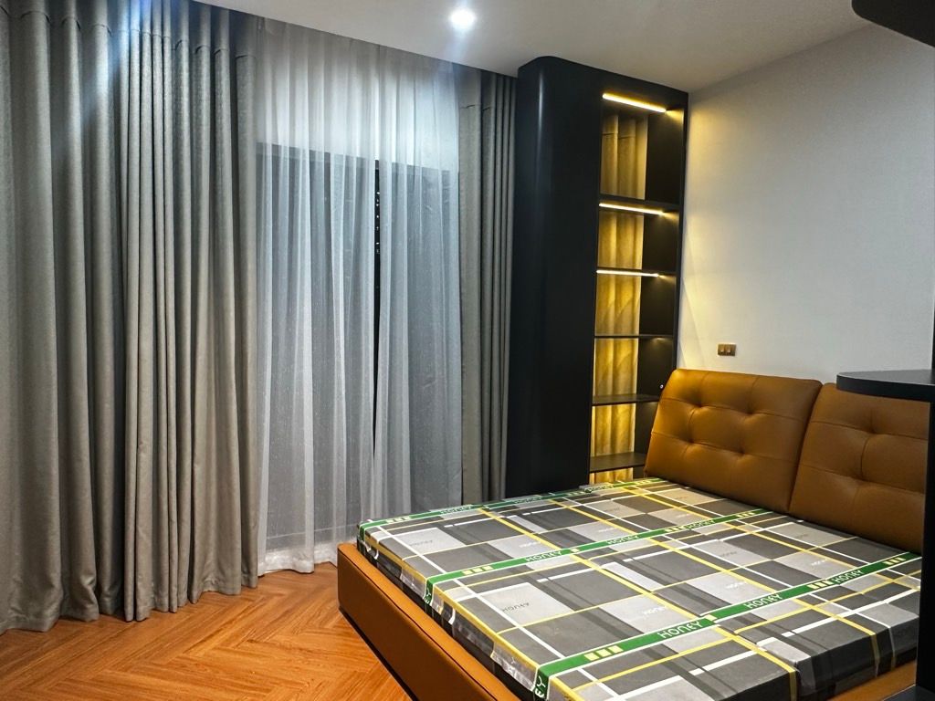 Bán nhà Hoàng Mai - diện tích 63.1m2 5 tầng - Ô TÔ ĐỖ CỬA THANG MÁY ĐẸP - giá 14,8 tỷ