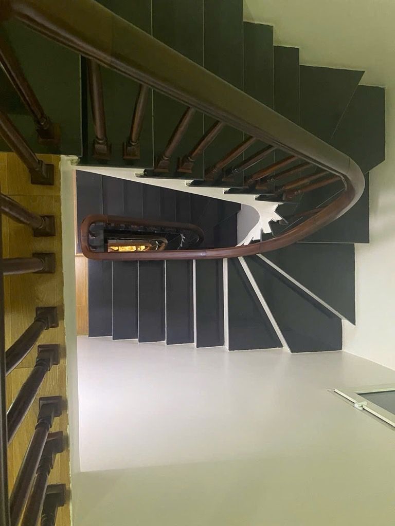 Bán nhà Nguyễn Chính - diện tích 37m2 5 tầng - ô tô đỗ cửa - giá 10,5 tỷ