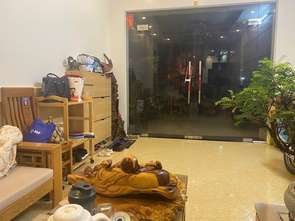 Bán nhà Nguyễn Chính - diện tích 37m2 5 tầng - ô tô đỗ cửa - giá 10,5 tỷ