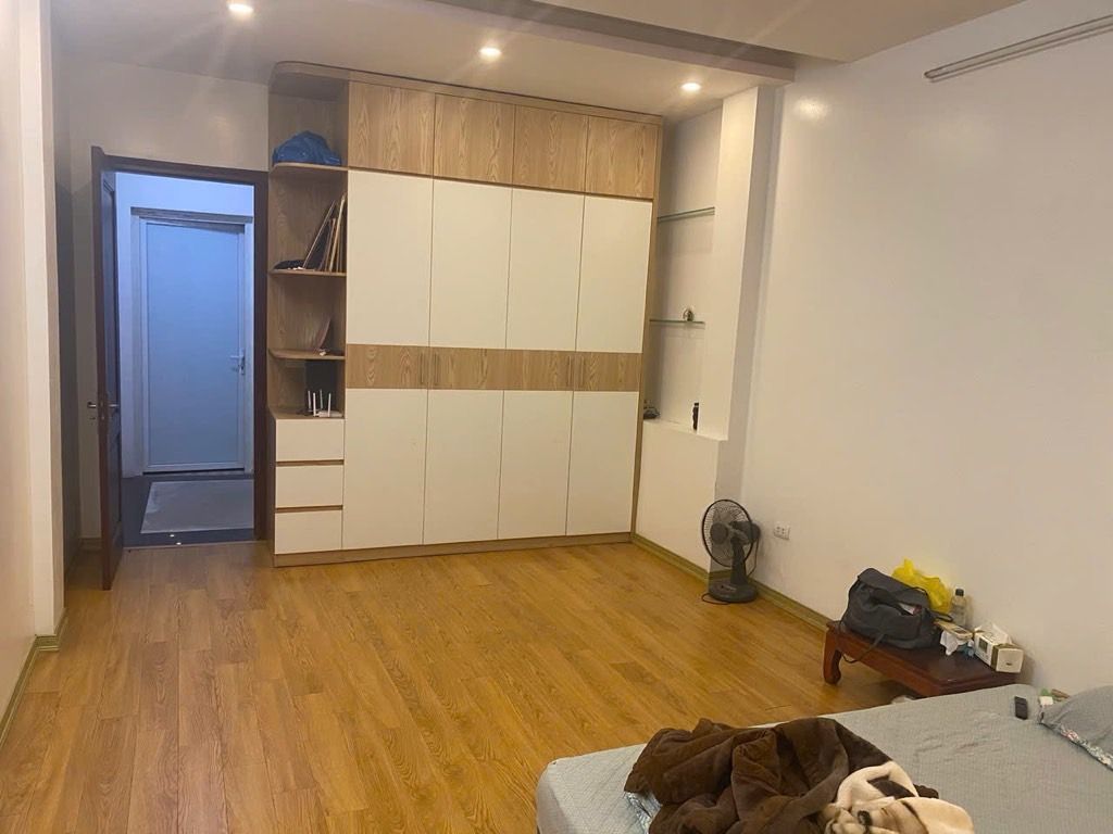 Bán nhà Nguyễn Chính - diện tích 37m2 5 tầng - ô tô đỗ cửa - giá 10,5 tỷ