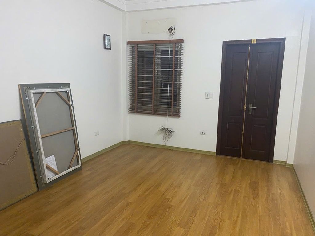 Bán nhà Nguyễn Chính - diện tích 37m2 5 tầng - ô tô đỗ cửa - giá 10,5 tỷ