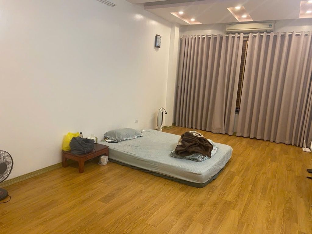 Bán nhà Nguyễn Chính - diện tích 37m2 5 tầng - ô tô đỗ cửa - giá 10,5 tỷ