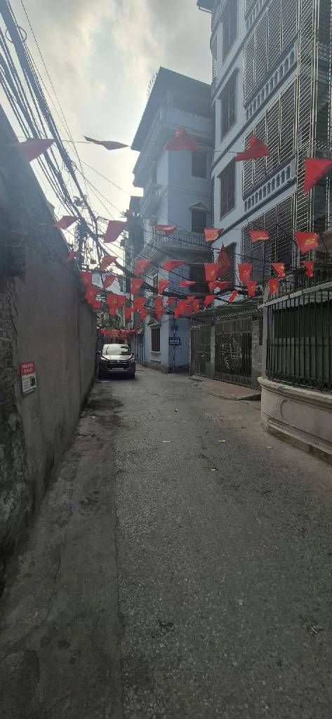 Bán nhà Giải Phóng - diện tích 37m2 5 tầng - Ô TÔ VÀO NHÀ - giá 13,5 tỷ