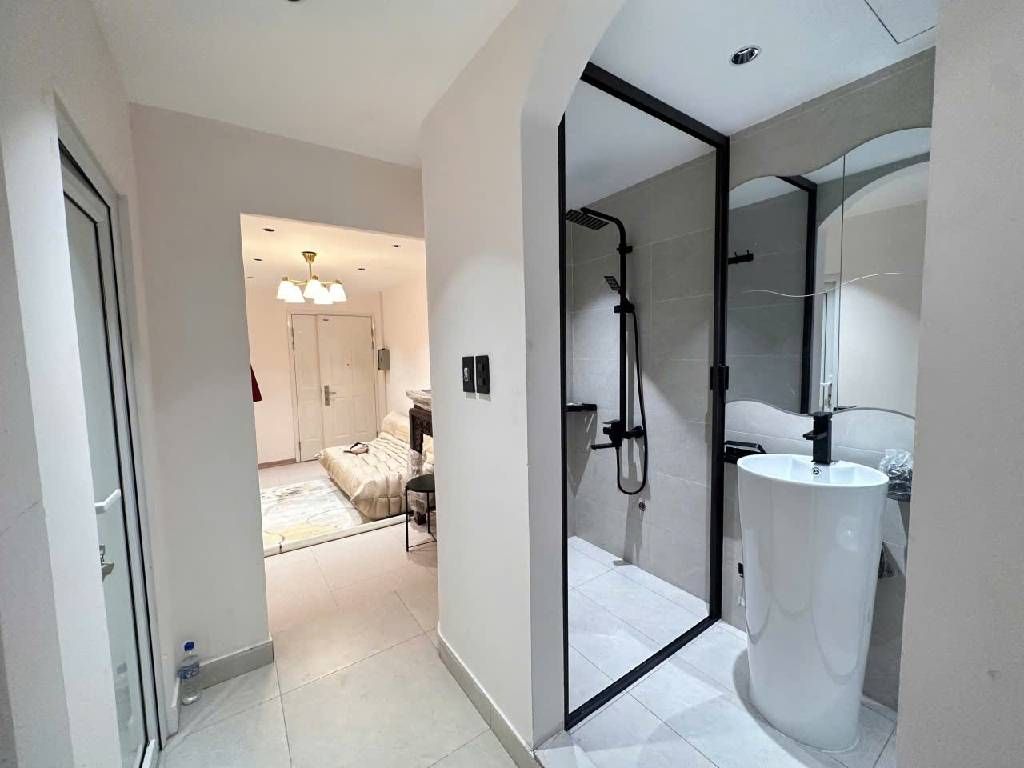 Bán nhà Nguyễn Trãi - diện tích 28.7m2 1 tầng - Ô TÔ ĐỖ CẦU THANG - giá 4,2 tỷ