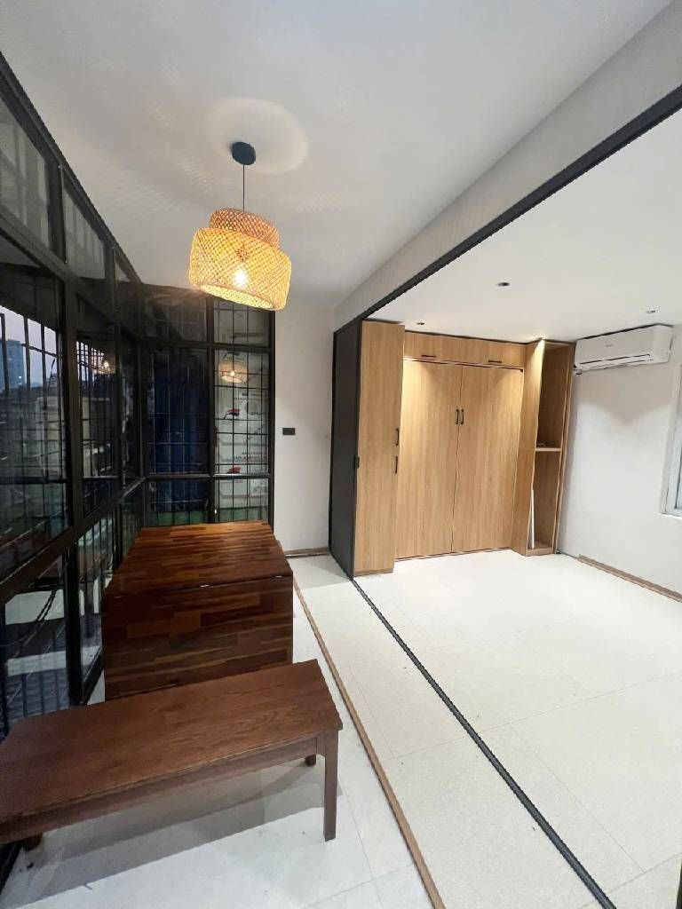 Bán nhà Nguyễn Trãi - diện tích 28.7m2 1 tầng - Ô TÔ ĐỖ CẦU THANG - giá 4,2 tỷ