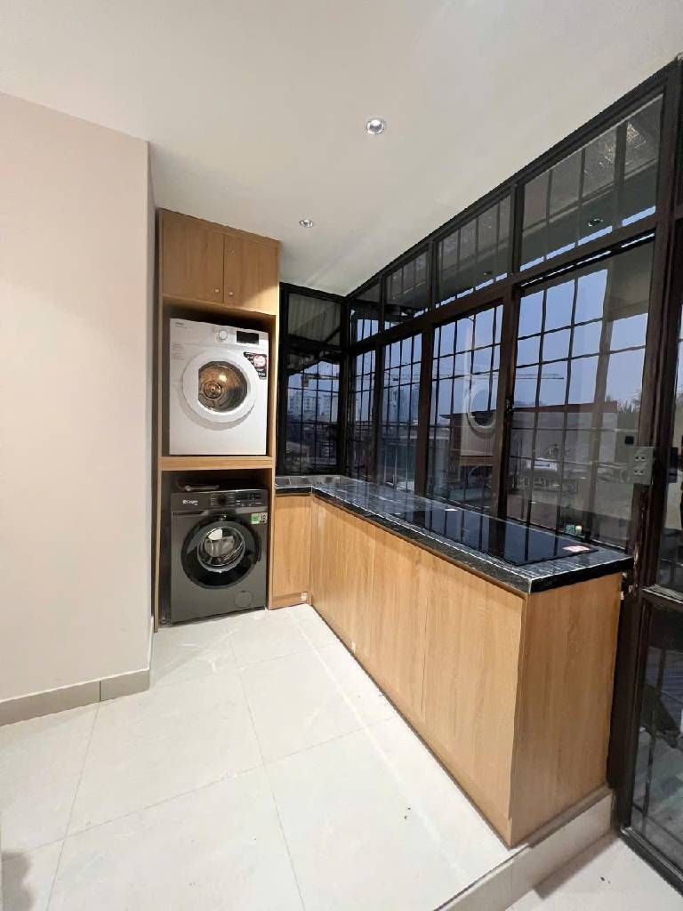 Bán nhà Nguyễn Trãi - diện tích 28.7m2 1 tầng - Ô TÔ ĐỖ CẦU THANG - giá 4,2 tỷ