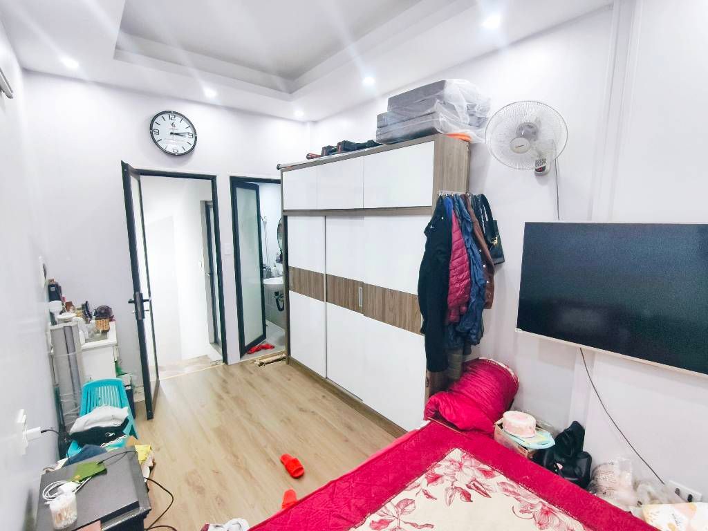 Bán nhà Văn Chương - diện tích 22.3m2 5 tầng - 3 ngủ, 3WC - giá 6,6 tỷ