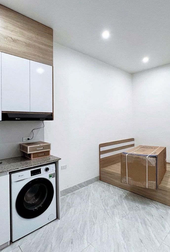 Bán nhà Mai Động - diện tích 80m2 6 tầng - Mặt tiền khủng, gần phố - giá 13,9 tỷ