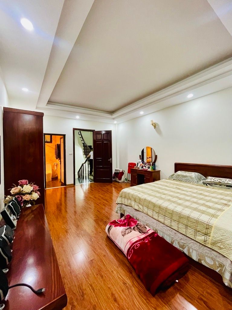 Bán nhà Ngõ Quỳnh - diện tích 38.8m2 5 tầng - Sổ đỏ chính chủ - giá 11 tỷ