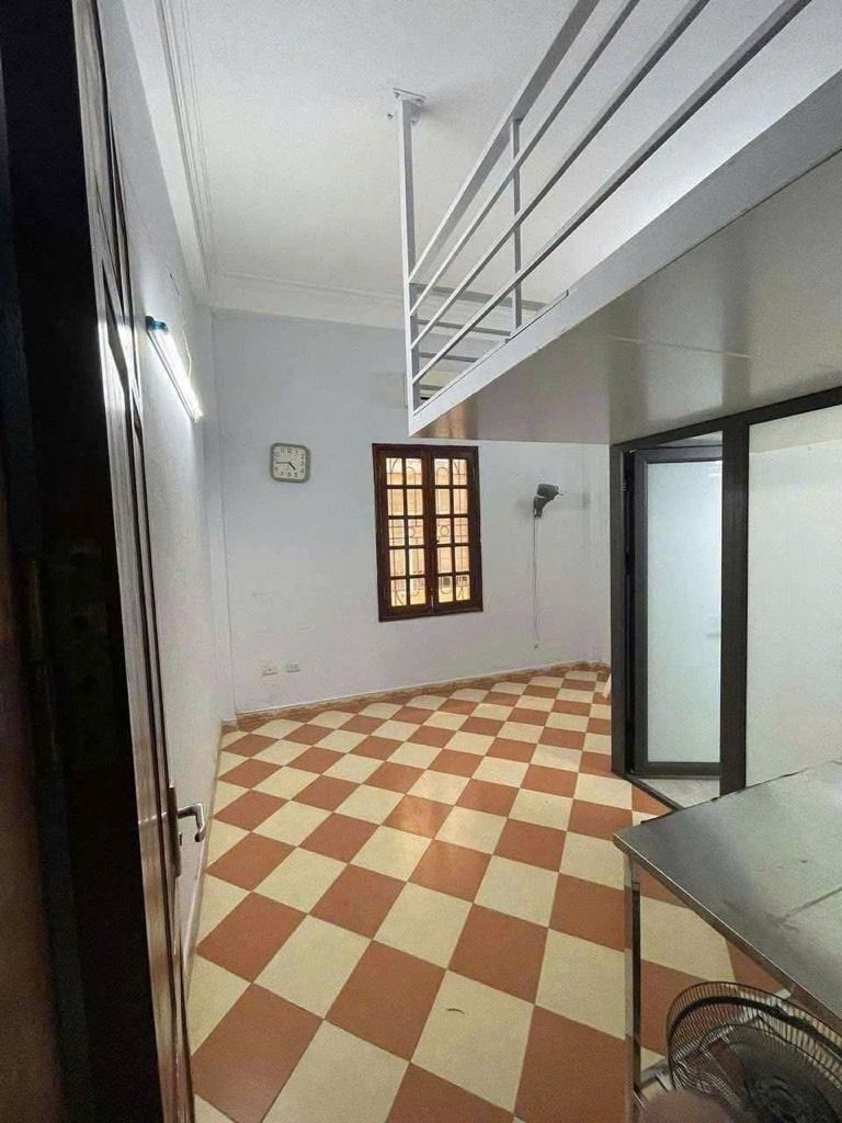 Bán nhà Giáp Bát - diện tích 45m2 5 tầng - 2 mặt thoáng - giá 11,8 tỷ