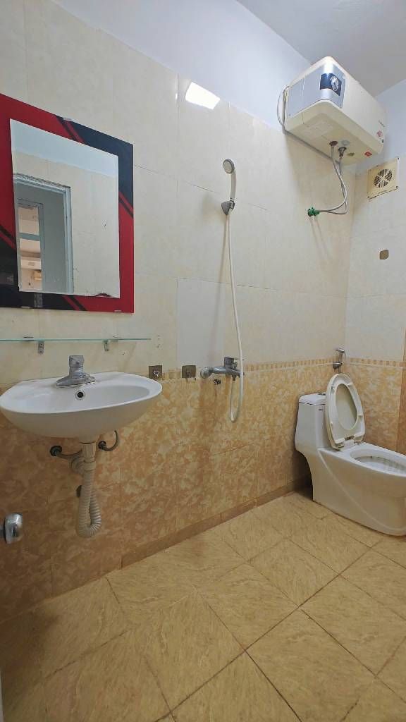 Bán nhà Nam Dư - diện tích 30.4m2 5 tầng - Ô TÔ ĐỖ CỬA - giá 7,5 tỷ